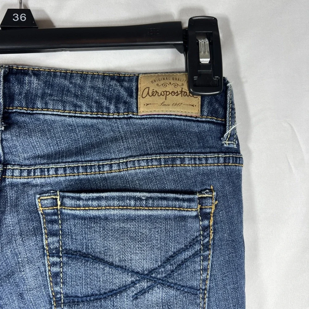 Aeropostale Womens Size 6  Short Lola Jeggings 5 Pockets‎ Denim